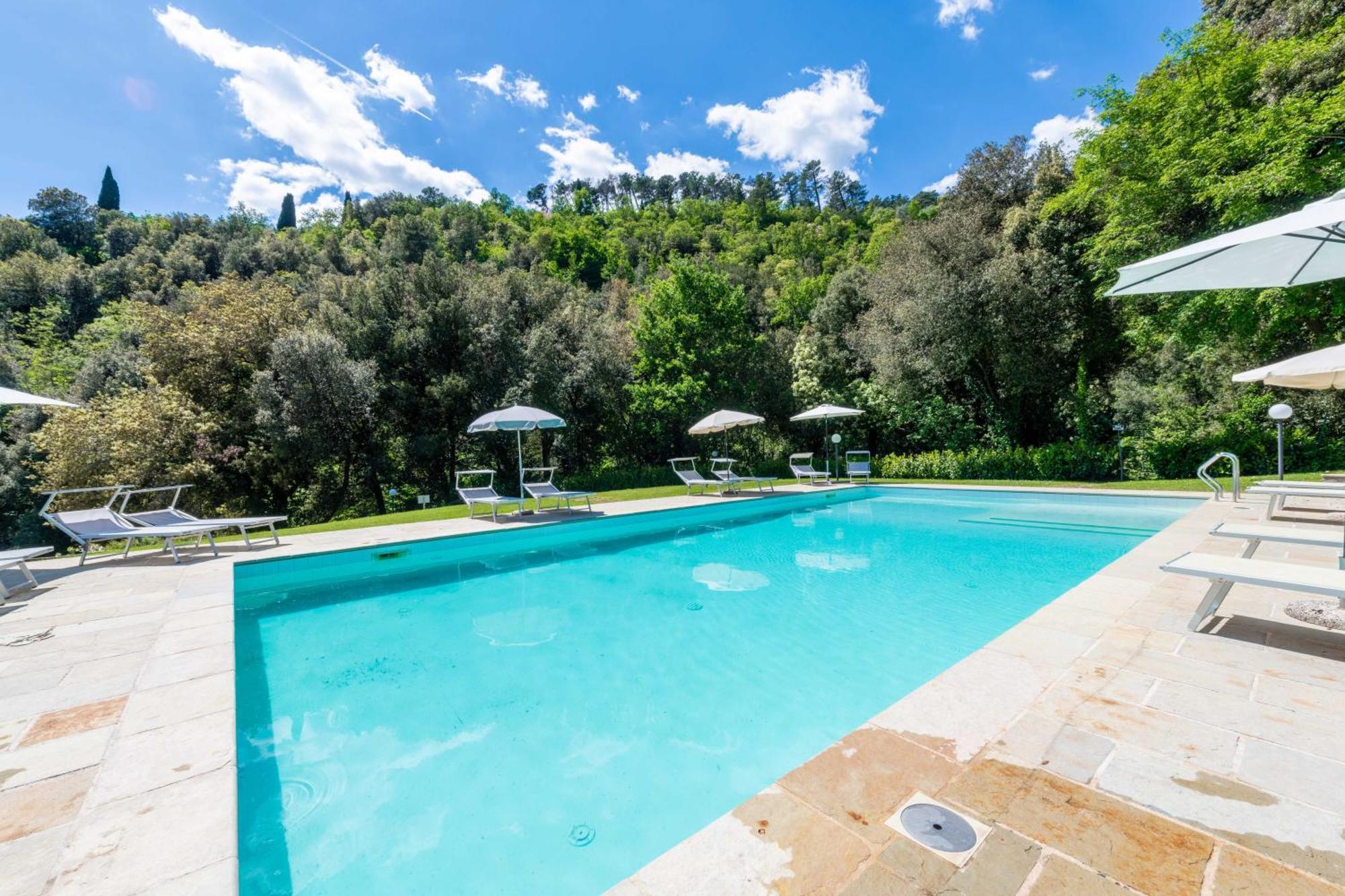 La Ferriera Exclusive Resort - Pool & Waterfall Loro Ciuffenna Exterior photo