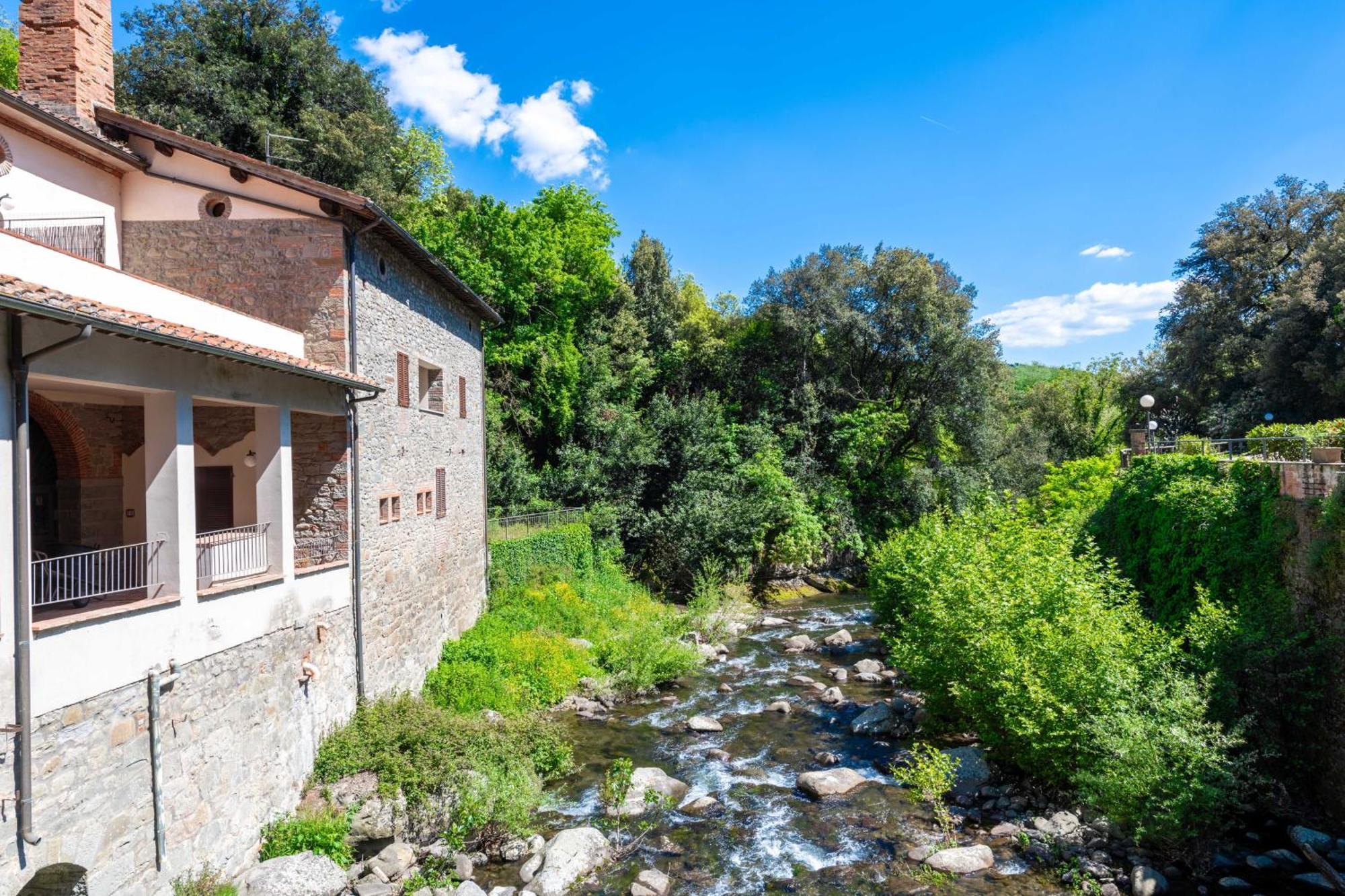 La Ferriera Exclusive Resort - Pool & Waterfall Loro Ciuffenna Exterior photo