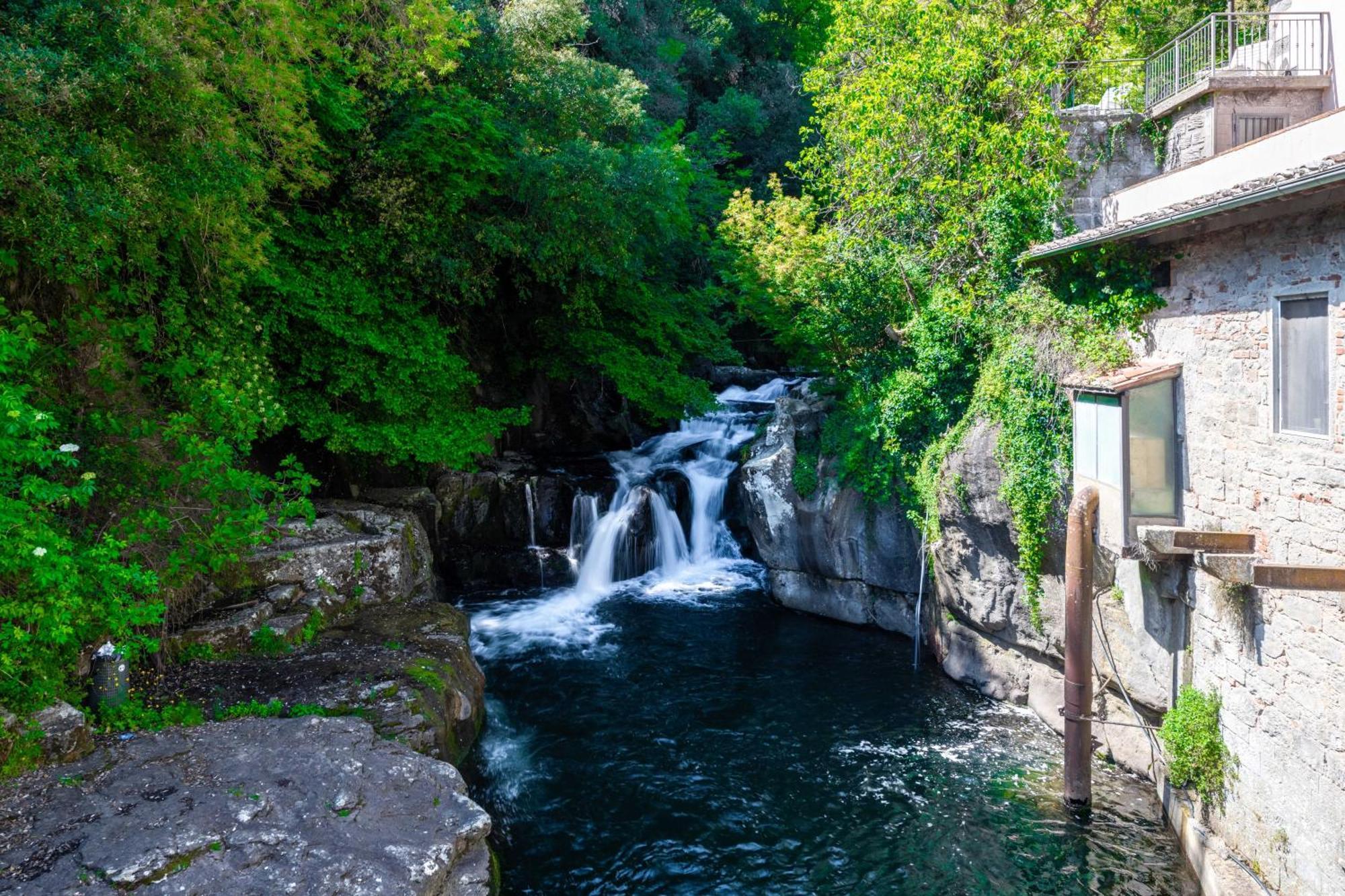 La Ferriera Exclusive Resort - Pool & Waterfall Loro Ciuffenna Exterior photo